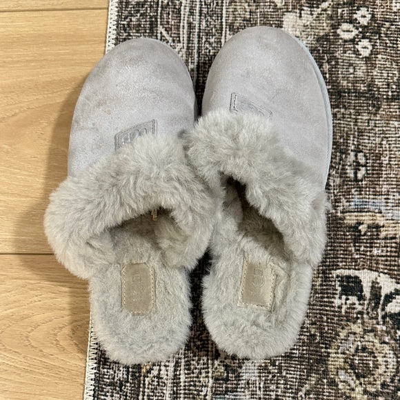 UGG Women's Light Grey Suede Shearling Slip-On Clog - Picture 2 of 2